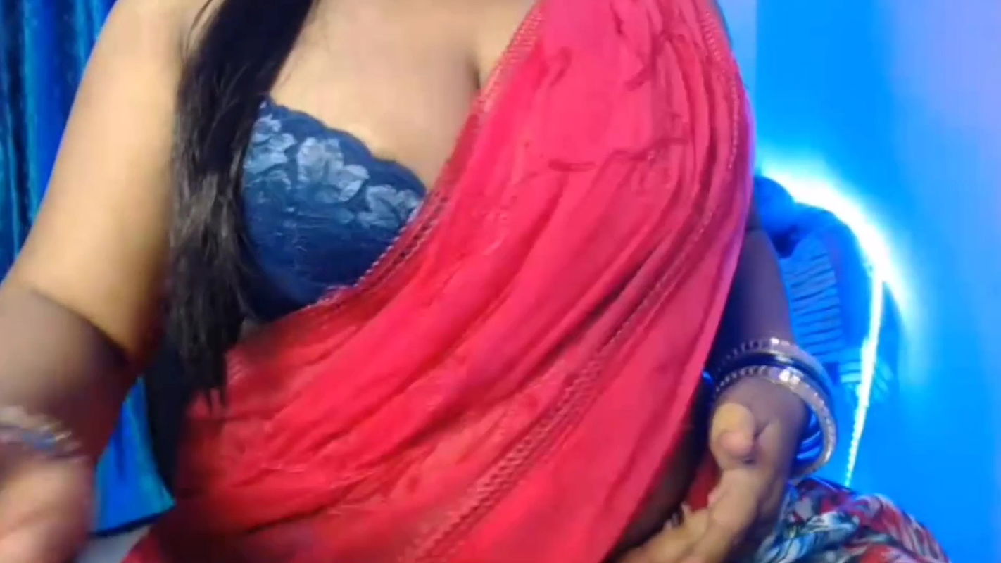 Hot sexy desi girl is enjoying sex by inserting sex toy in her desi sexy hot pussy to fulfill her self sex desire