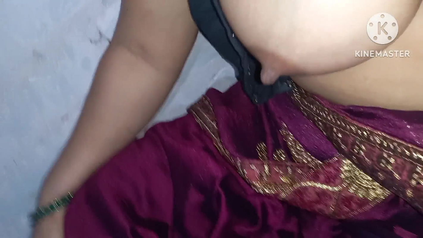 Hot sexy bhabhi ki yaar ke saath sari me nude chudai video