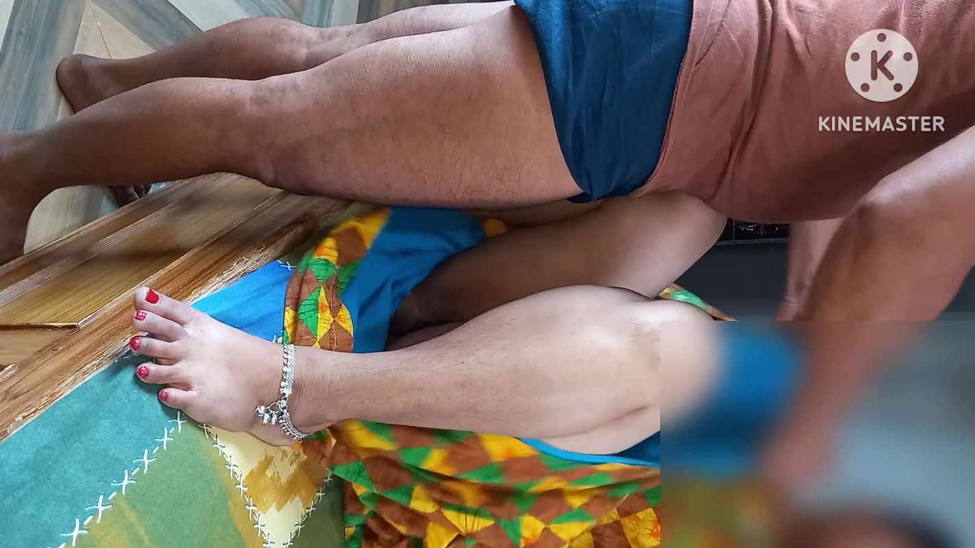 Hot sexi bhabhi Hot sexy Bhabhi secretly called her boyfriend to her new room and got him fucked