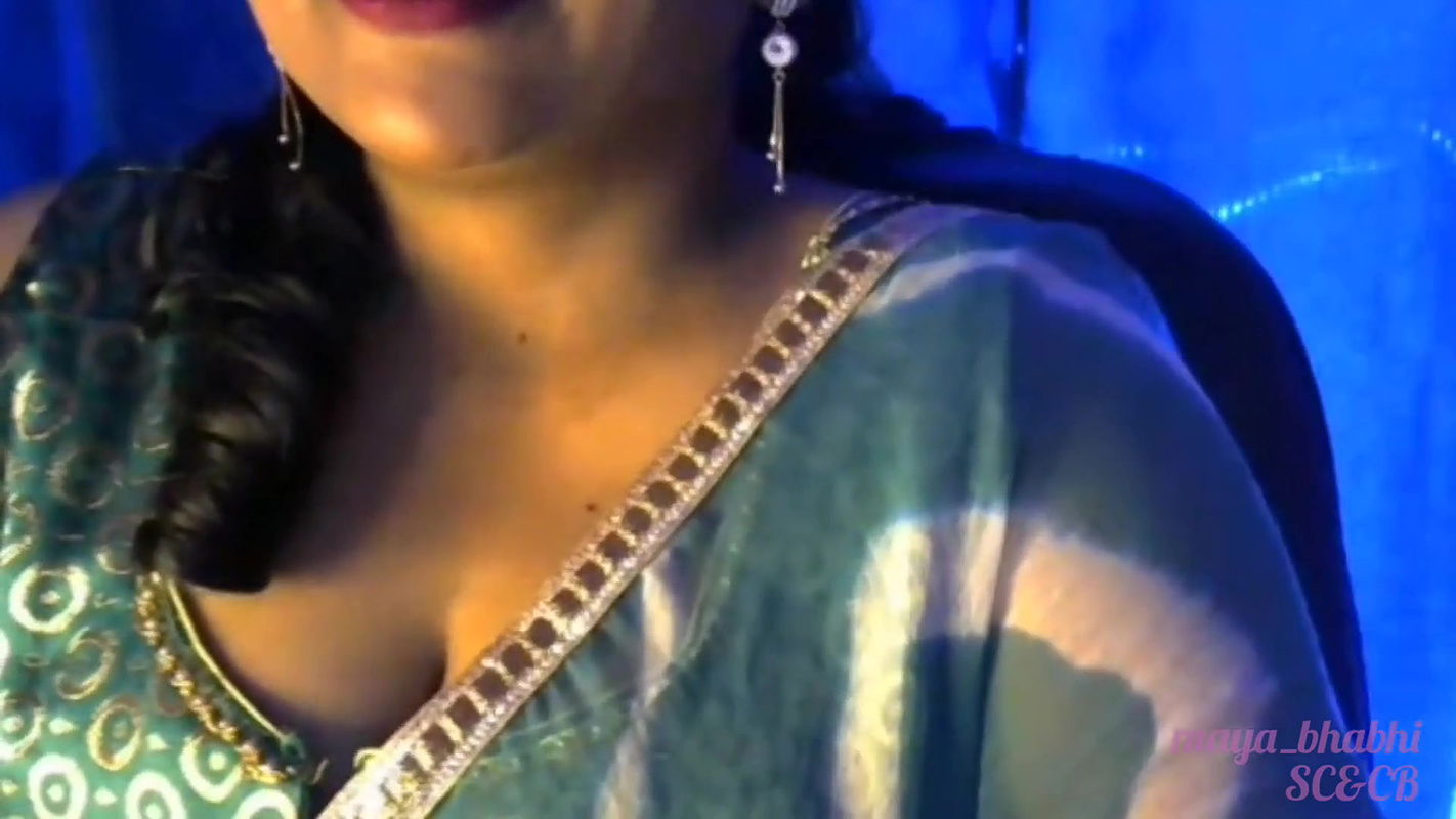 Hot Sensuous Bhabhi Girl Fulfills Her Sex Desire by Opening Her Clothes, Pressing Her Boobs and Drying Her Boobs