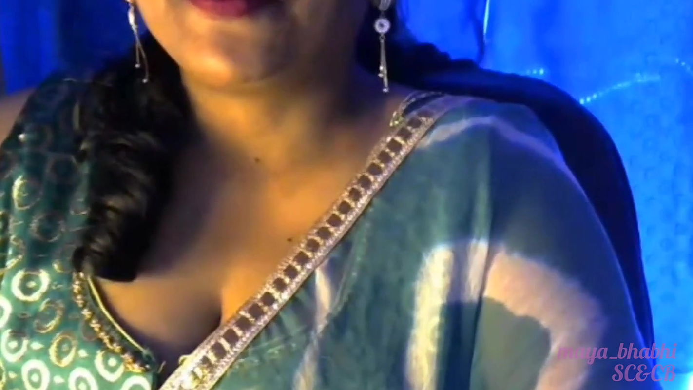 Hot Sensuous Bhabhi Girl Fulfills Her Sex Desire by Opening Her Clothes, Pressing Her Boobs and Drying Her Boobs