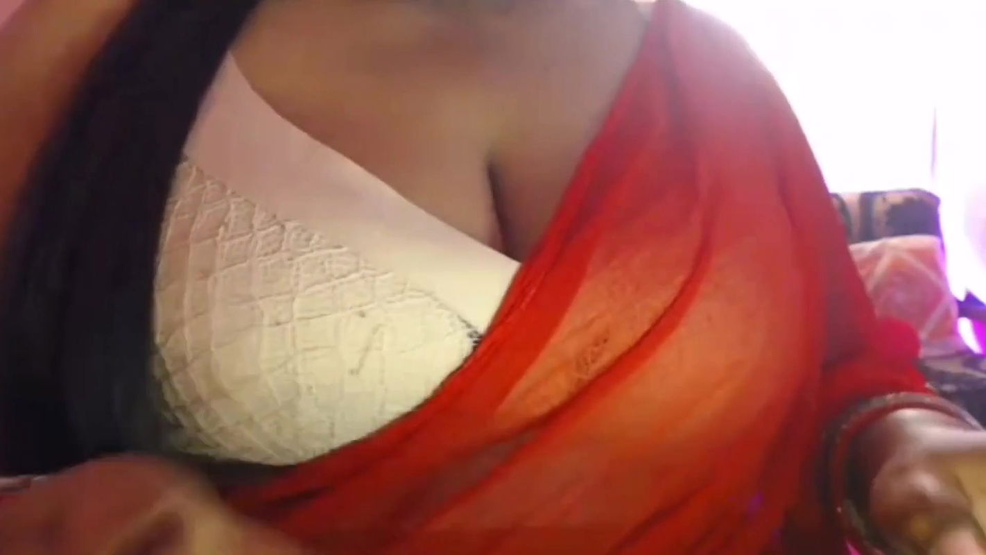 Hot Girl Had Fun by Pressing Bra Boobs During Self Sex