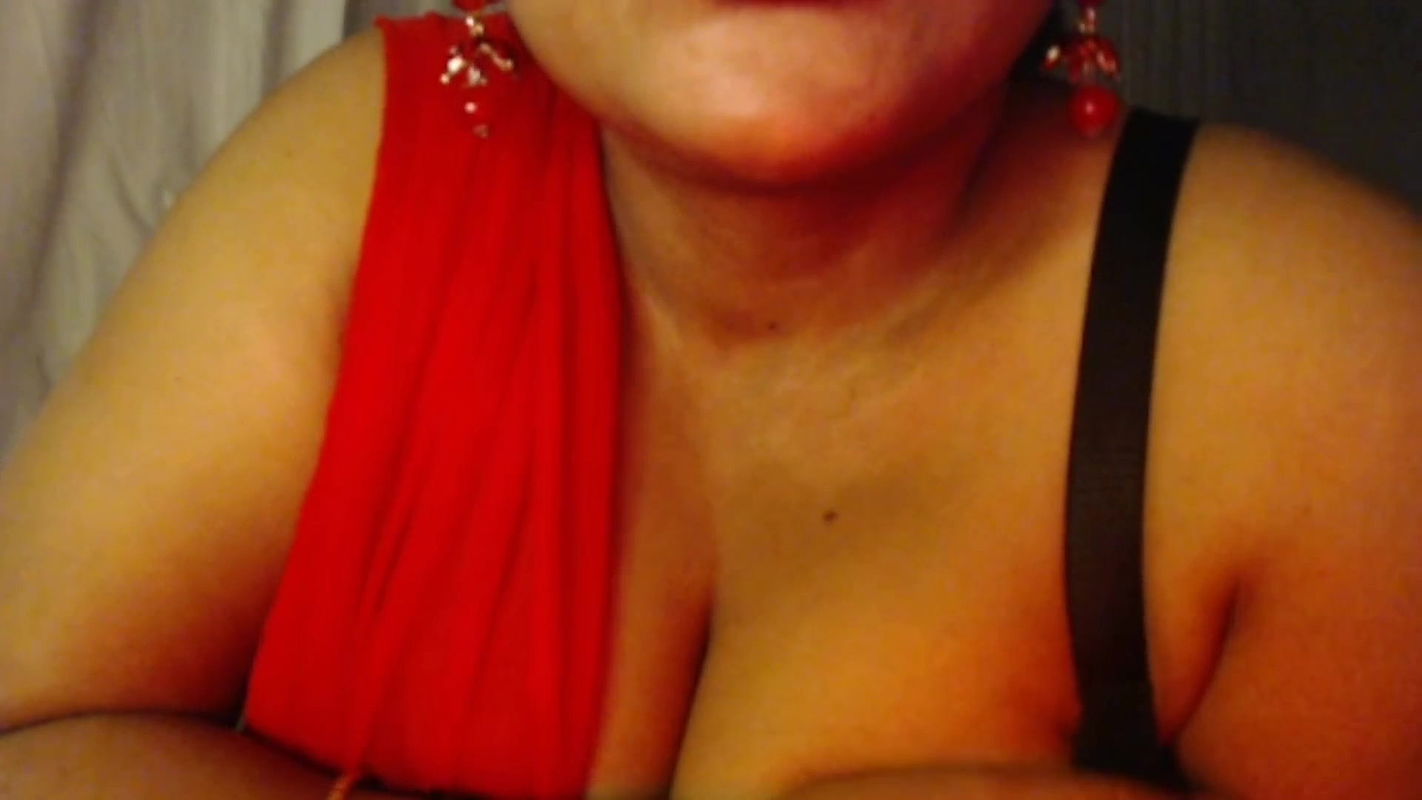 Hot girl dances naked after taking off her black bra and pressing her boobs