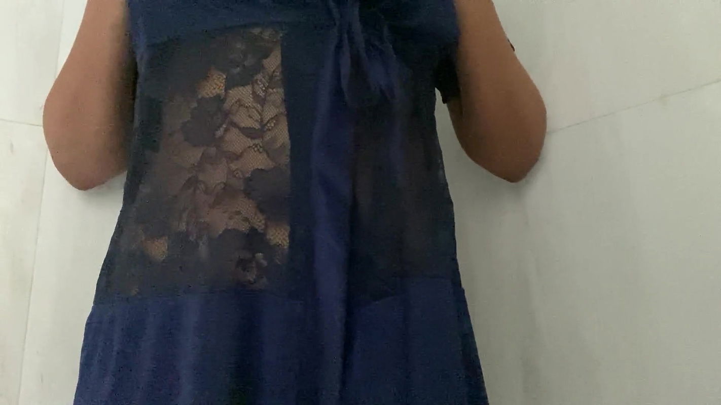 Hot desi Indian girl undress