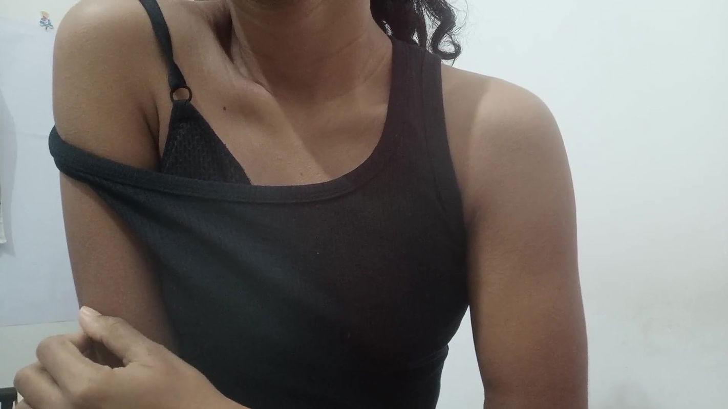 Hot cute girl using dildo to get orgasm ?