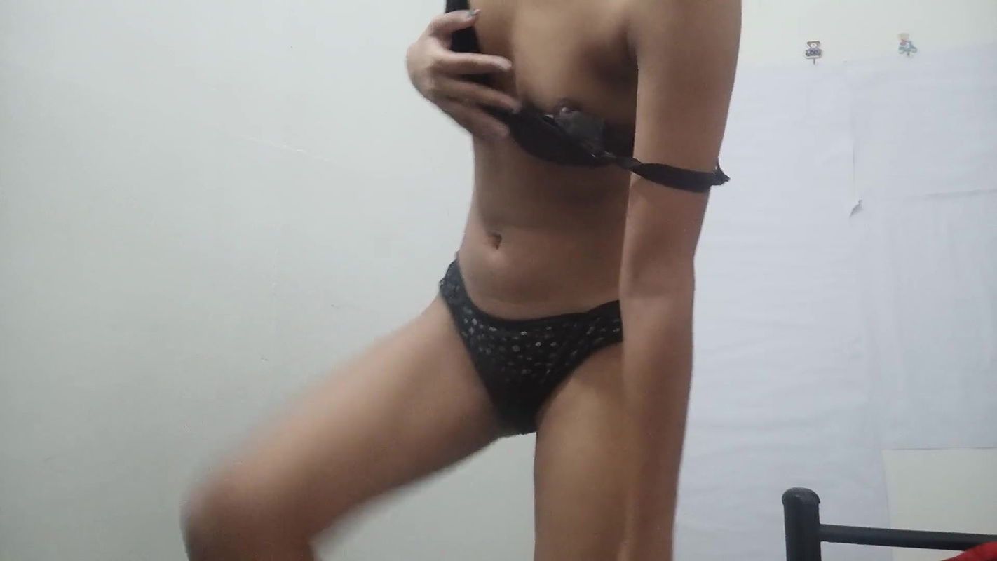 Hot cute girl getting organism ? uff thandi mai garmi