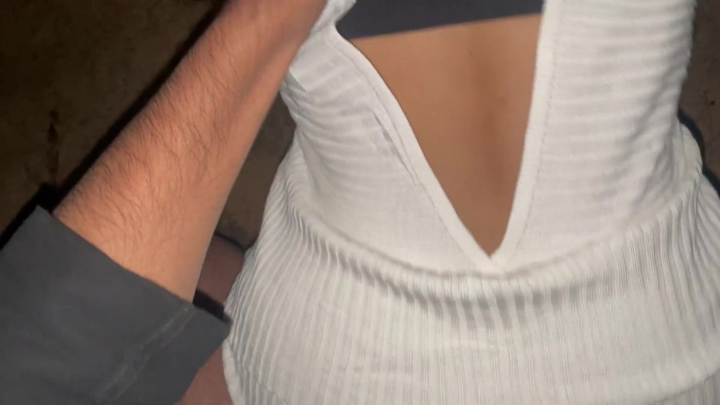 HOT BIG ASS GF FUCKING IN JUNGLE (HINDI AUDIO)