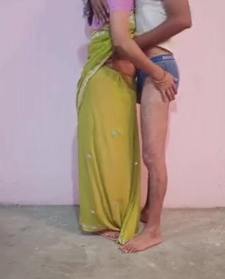 Desi Srvnt sking ownr