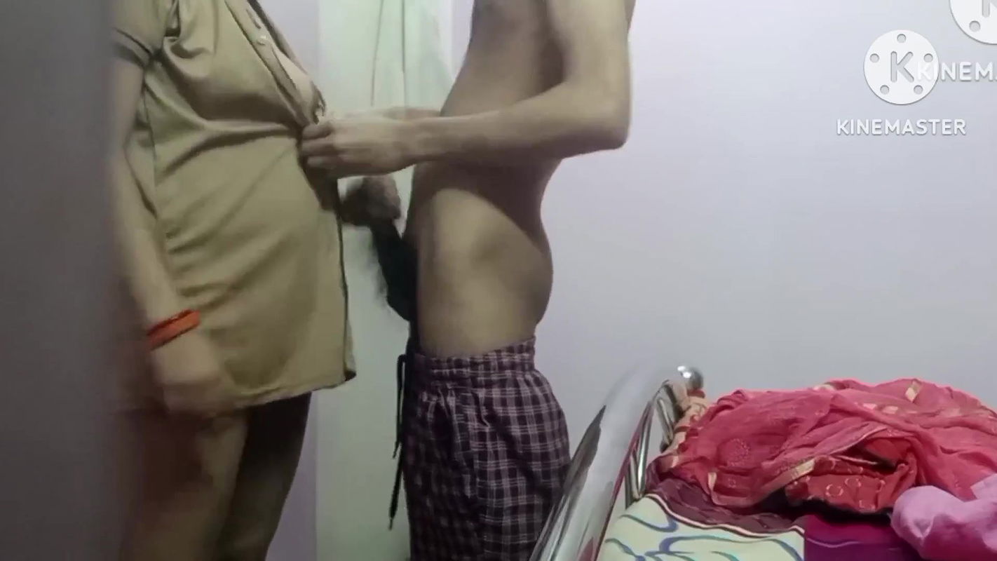 Desi bhabi’s chut se pani nikali neighbor brother-in-law