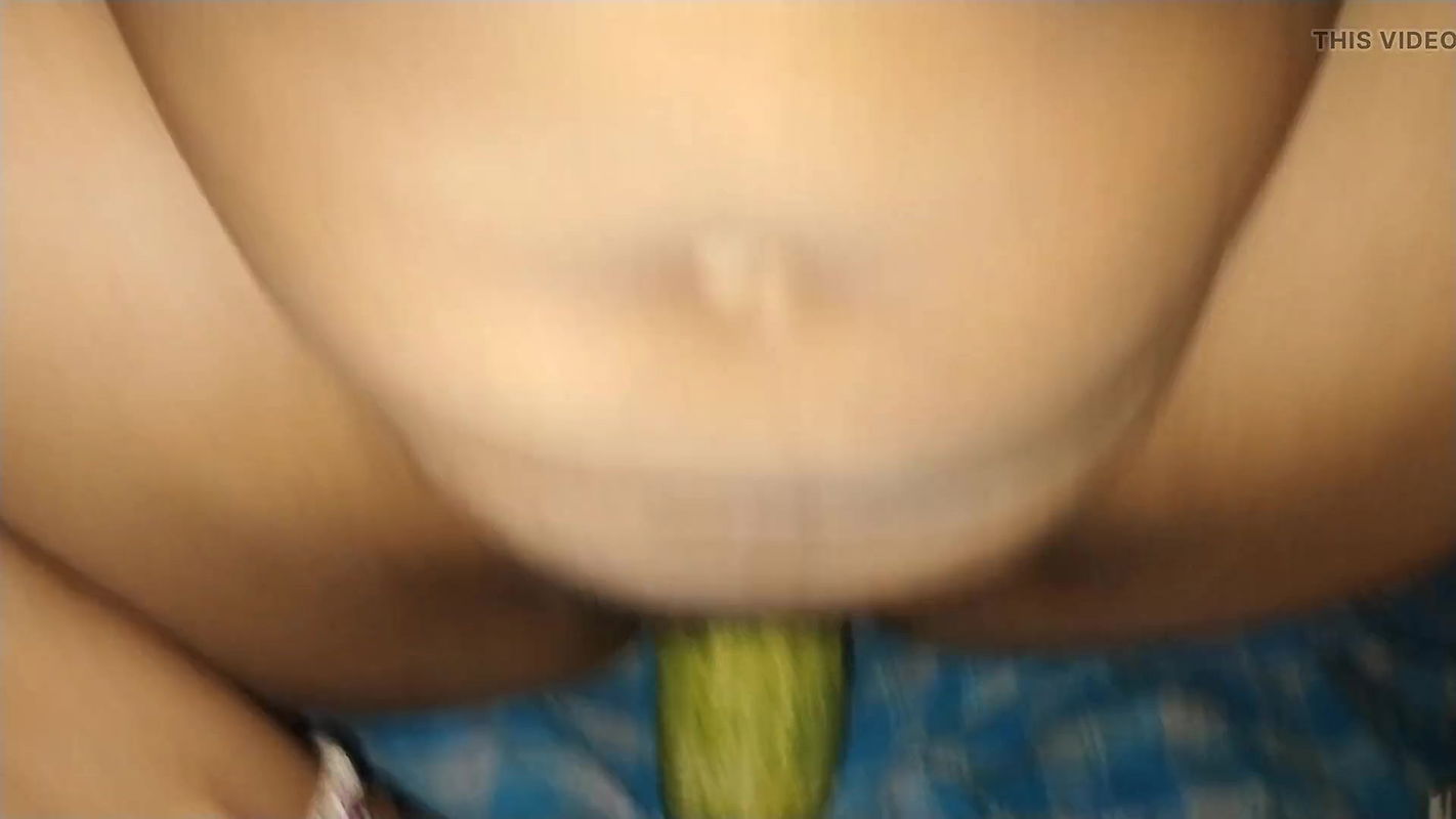 Desi Bhabhi Big 10 Inches ? Khira Se Apna Payas Bhujaya India Female Masturbations Dildo Enjoyed Bihar India Sex