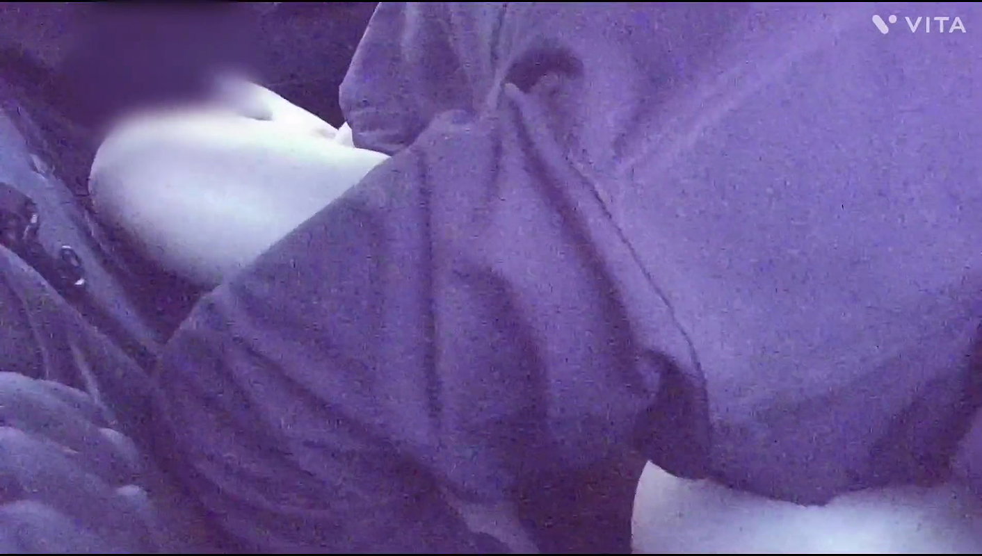 Car me Girlfriend ko choda boobs kite bade dheko