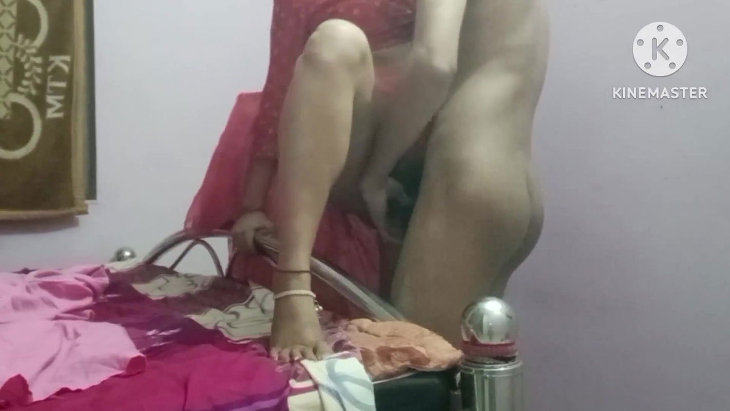 Bhabi got ready and took out her chut ki pani from her brother-in-law