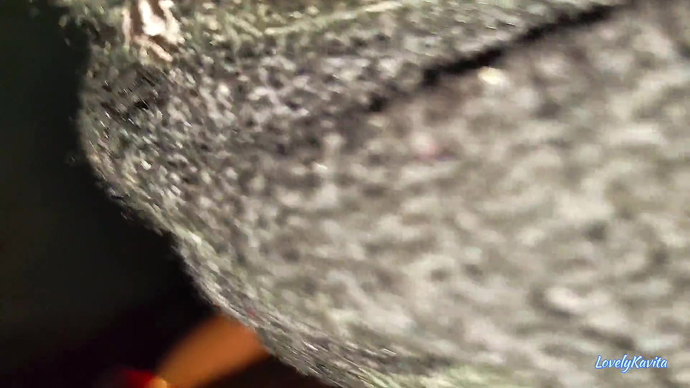 Bhabhi put her finger in the ass and took out the cum