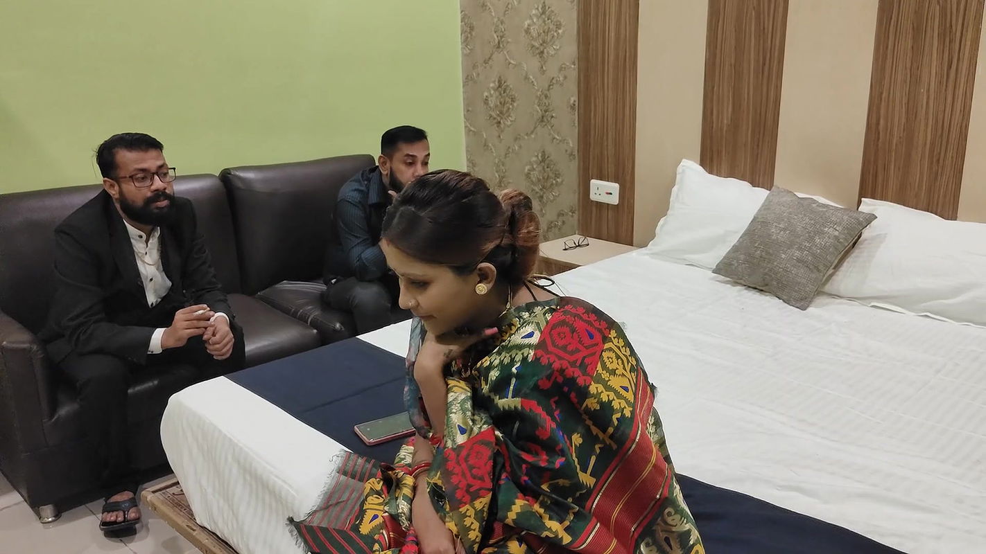 A couple made a hardcore fucking session infront of registror who came to made them divorce