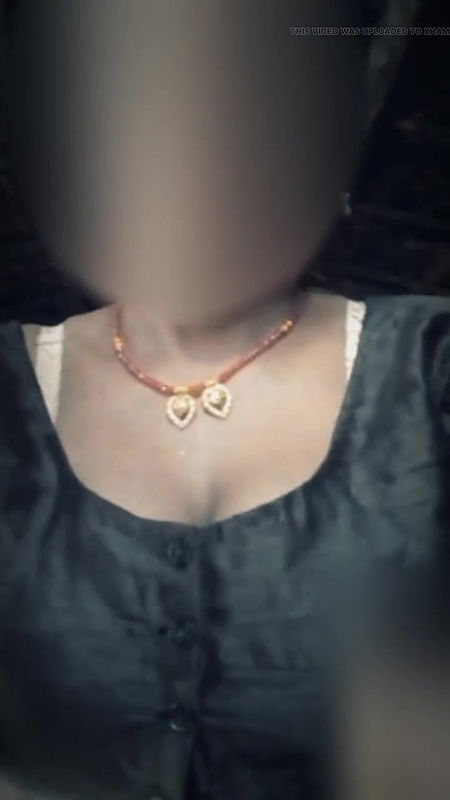 Indian Village Girlfriend And Boyfriend Whatsapp Video Calling Nude Saree Changing Big Boobs Padded White Bra Sex Video Call