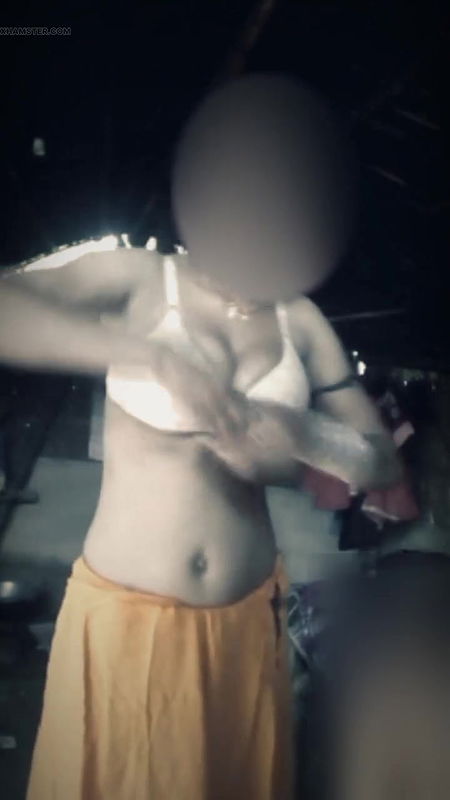 Indian Village Girlfriend And Boyfriend Whatsapp Video Calling Nude Saree Changing Big Boobs Padded White Bra Sex Video Call