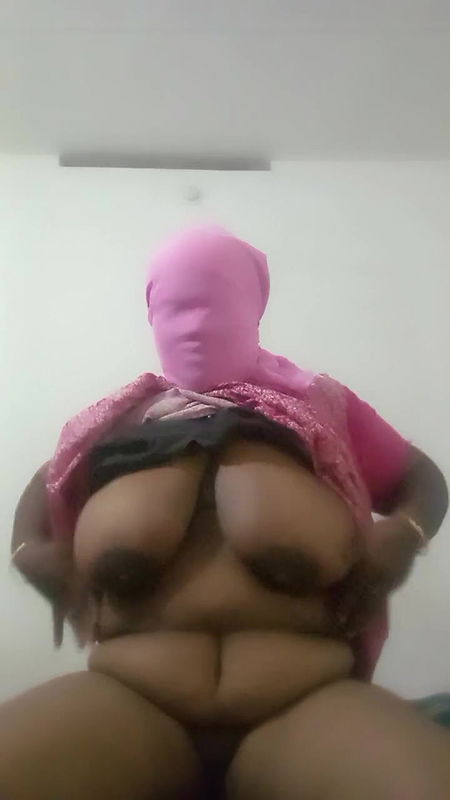 Indian Anty Hot Scene in Bed Room Performance