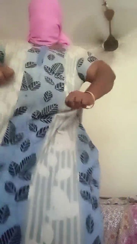 Indian anty bedroom dress changing performance videos