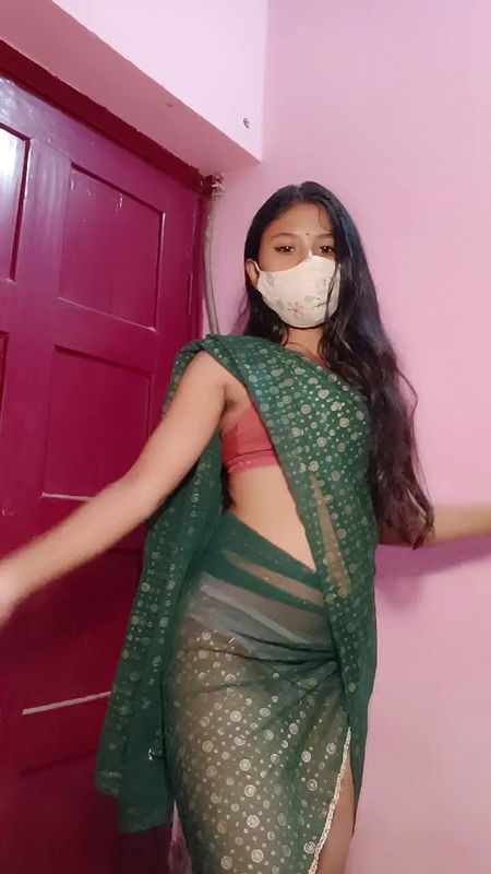 Hot girl clitoris play ?