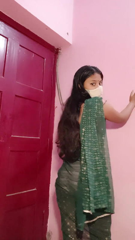 Hot girl clitoris play ?