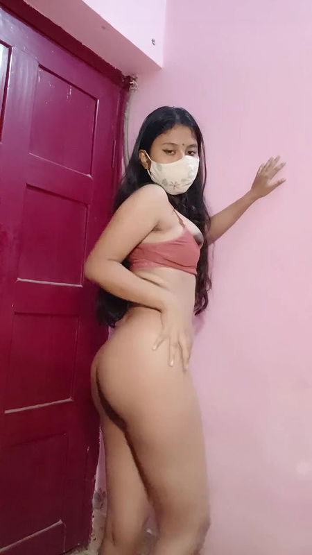 Hot girl clitoris play ?