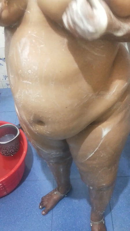 Indian housewife nude show to exlover