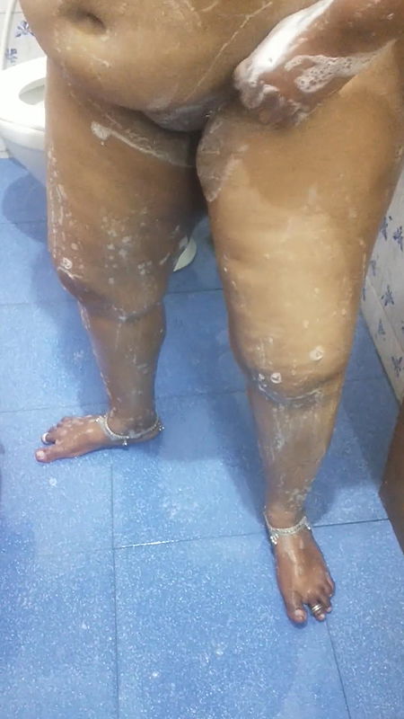 Indian housewife nude show to exlover