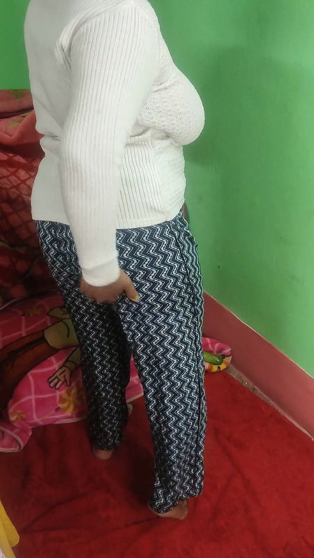 Indian Hot wife squirting in white dress