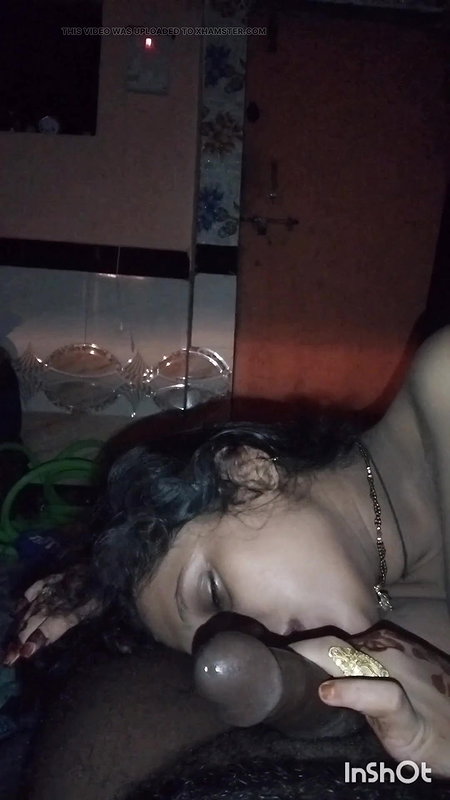 Indian desi girl sucking cock