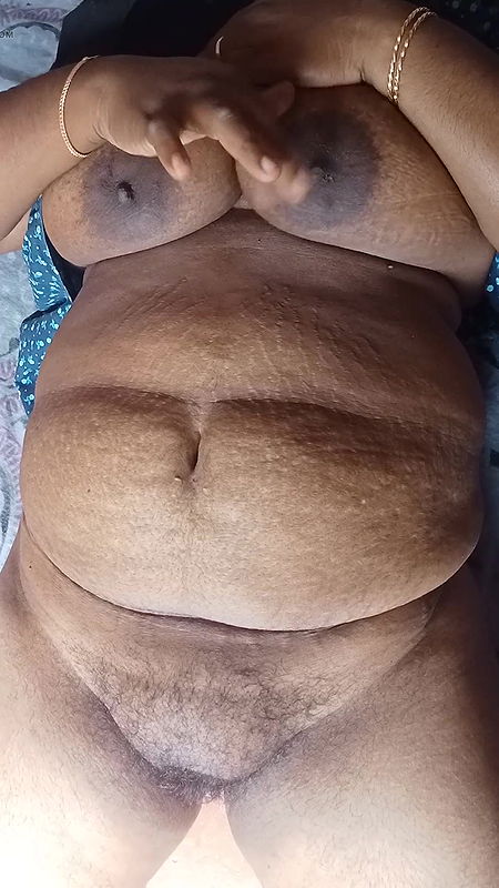 Indian Anty Finger Performance