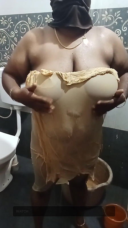Indian anty bathroom bathing performance videos