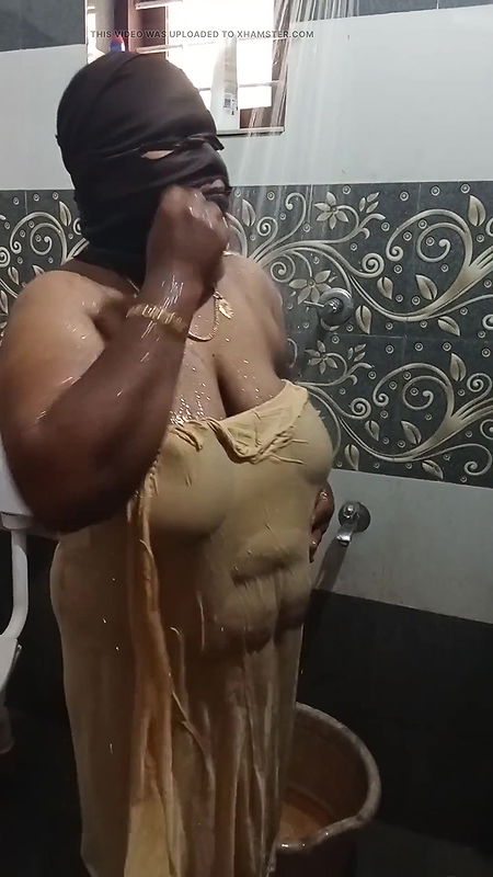 Indian anty bathroom bathing performance videos