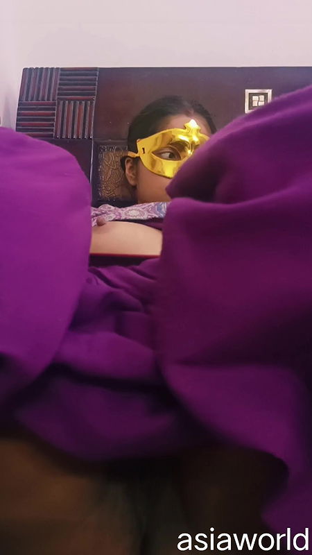 Hot riya bhabi showing big boobs hairy pussy