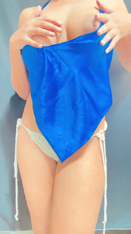 Hot desi teenage showing open boobs and pussy