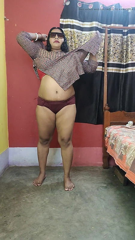 Horny Indian young mom twerking her big ass on the floor