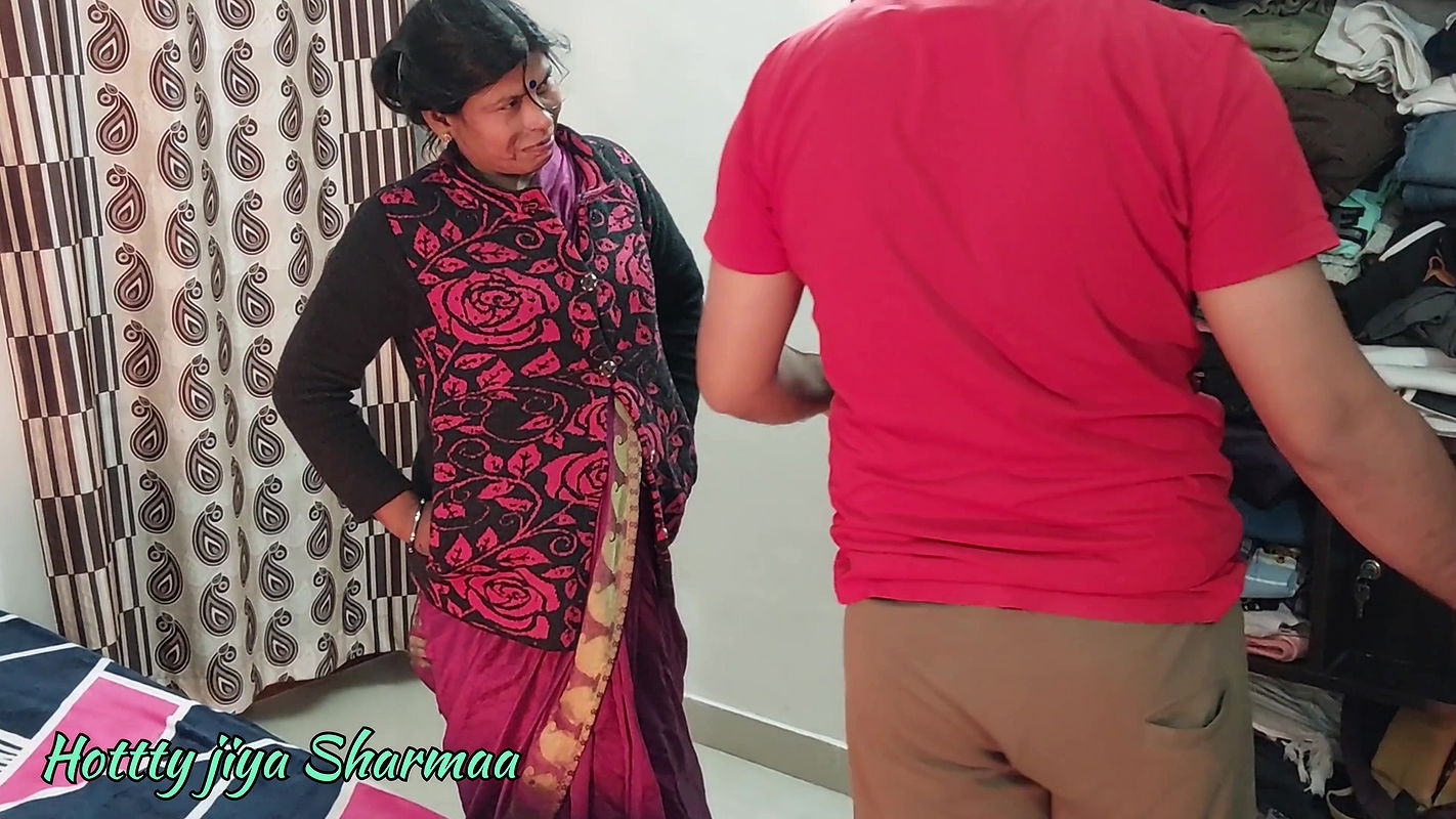 Kaamwali Bai Sangeeta Ka Chori Krne Ke Baad Dar Se Pishab Nikal Gya Jiske Baad Malik Ne Usko Apne Mote Lund Se Khoob Pela