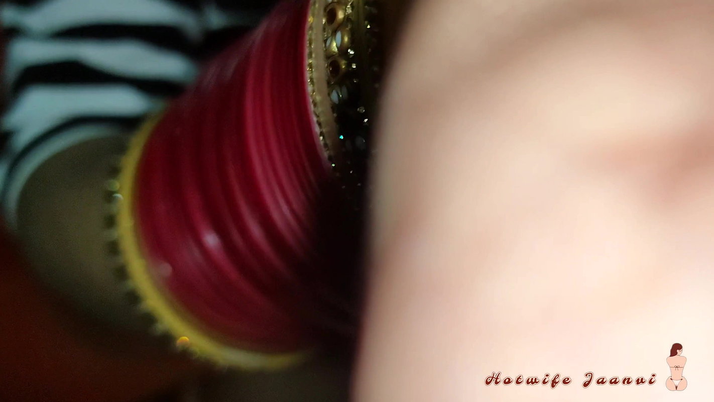 Jaanvi bhabhi fucked and squeezing out her milk from boobs on desi dick while talking dirty in hindi