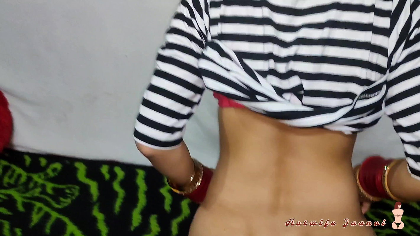 Jaanvi bhabhi fucked and squeezing out her milk from boobs on desi dick while talking dirty in hindi