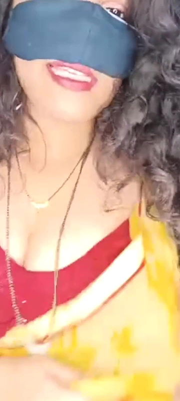 Indian naughty aunty dirty talks and removing all clothes