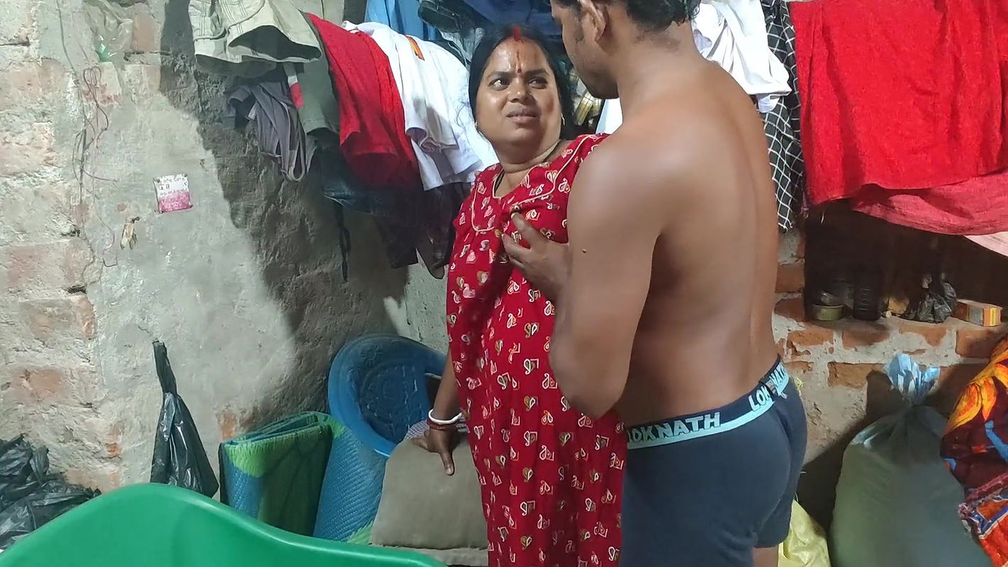 The nephew made the aunty naked and fucked her, the aunty enjoyed it