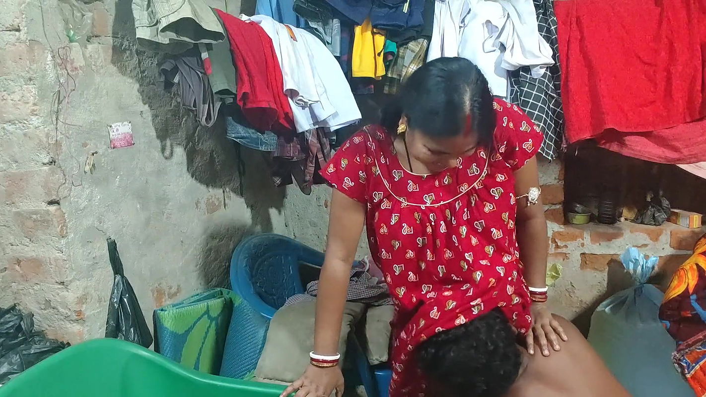 The nephew made the aunty naked and fucked her, the aunty enjoyed it