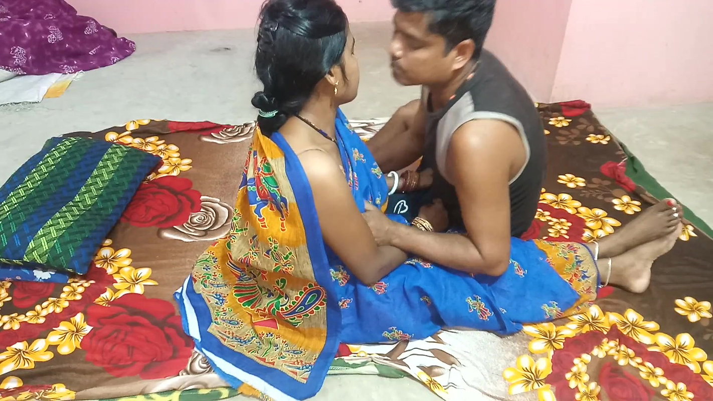 Called the neighbor aunty to my house and fucked her naked