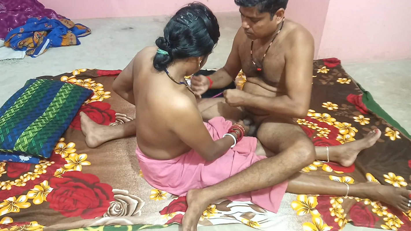 Called the neighbor aunty to my house and fucked her naked