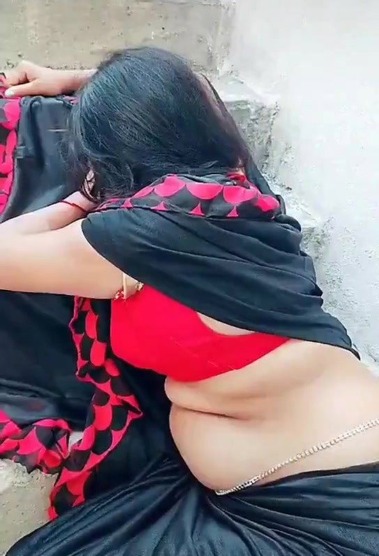 Desi Supr beauty Bhabi TTease