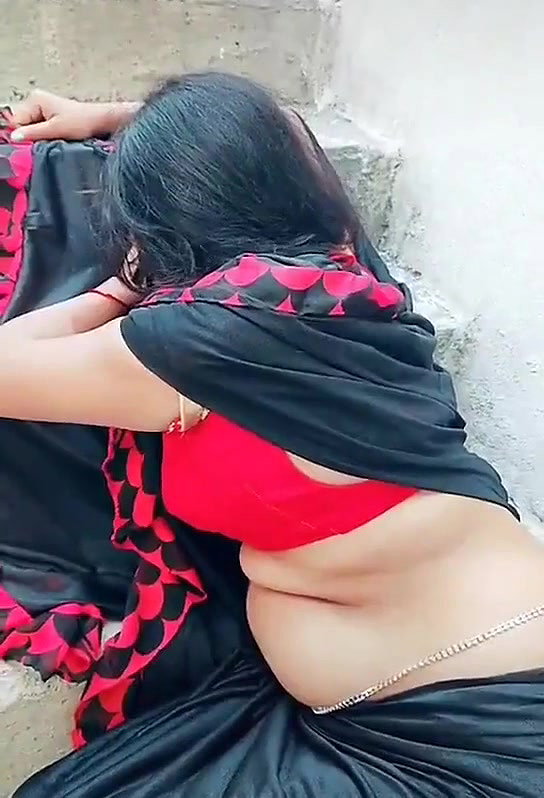 Desi Supr beauty Bhabi TTease