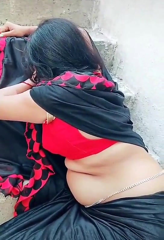 Desi Supr beauty Bhabi TTease