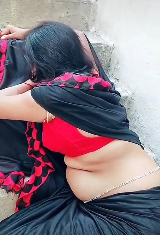 Desi Supr beauty Bhabi TTease