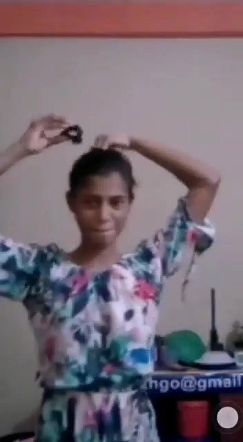 Cute Lankan Girl Showing