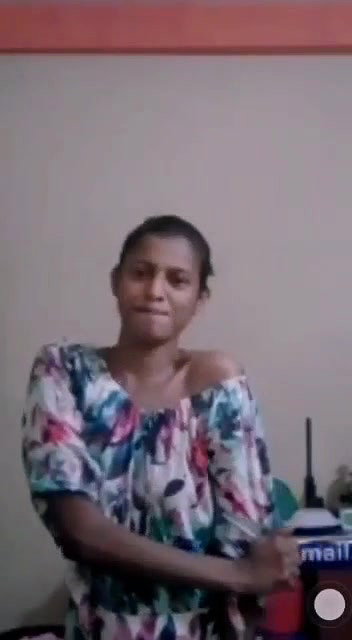 Cute Lankan Girl Showing