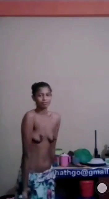 Cute Lankan Girl Showing